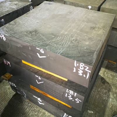黄金インゴットの鋳造と鋳造 グラフィットを使用する 金の溶融器 異静的グラフィットブロックを使用する