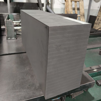 1.82 密度グラフィット棒と同静グラフィットブロック